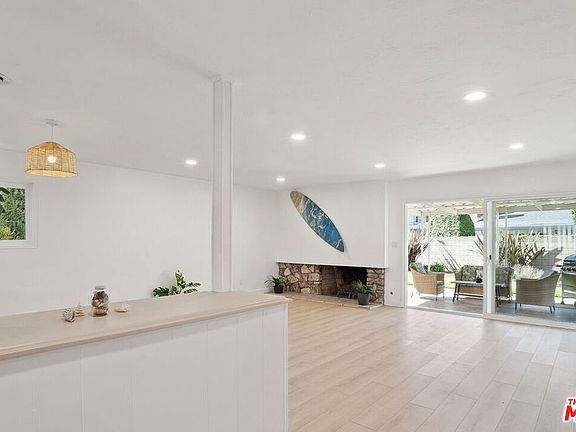 3rd image of 3051 Armourdale Avenue