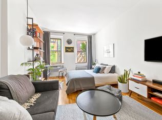 237 E 88th St APT 303, New York, NY 10128