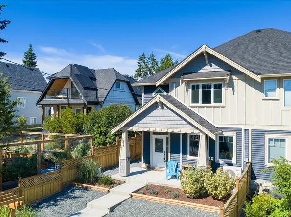 476 Machleary St, Nanaimo, BC V9R 2H2