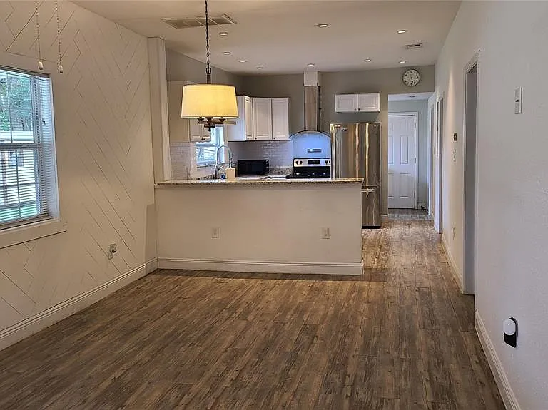 1703 E 29th Ave — Photo 39