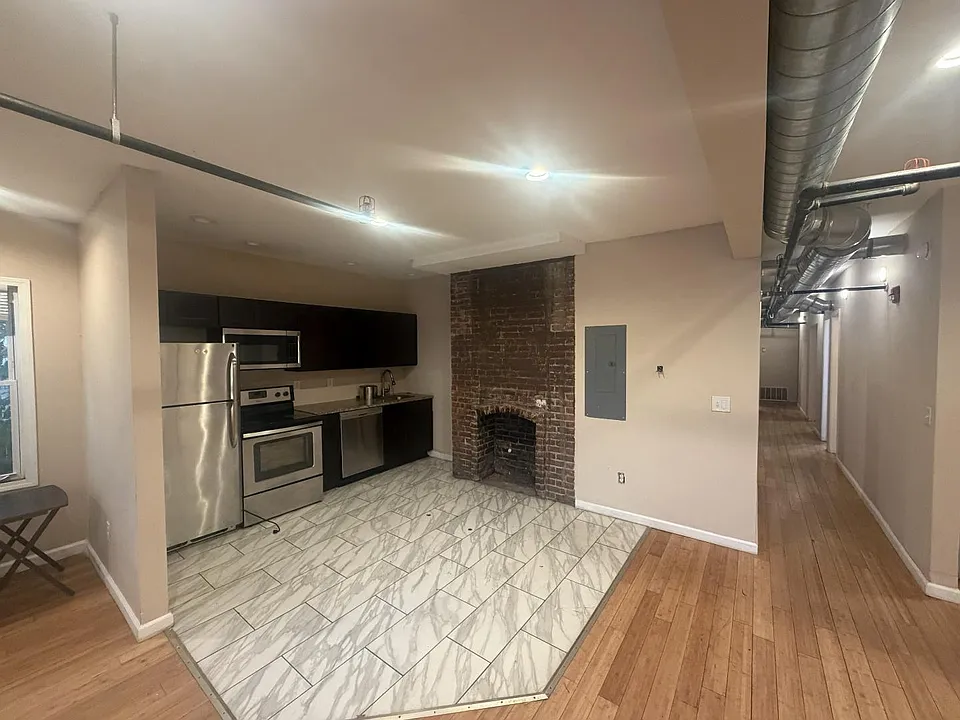 92 Henry St #1