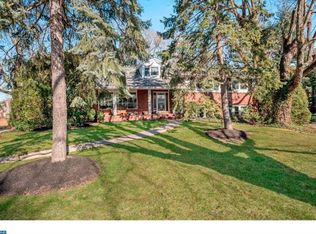 802 Woodlane Rd, Edgewater Park, NJ 08010