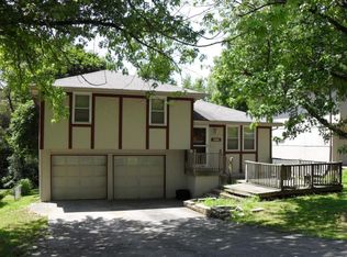 5713 NE 49th St, Kansas City, MO 64119
