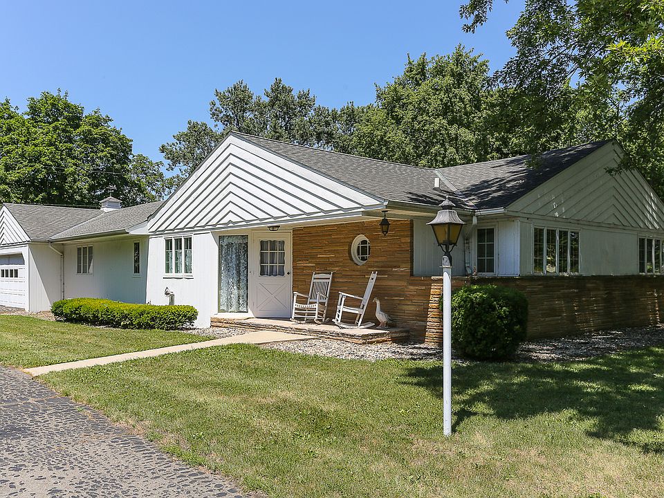 917 S Belmont Ave, Watseka, IL 60970 Zillow