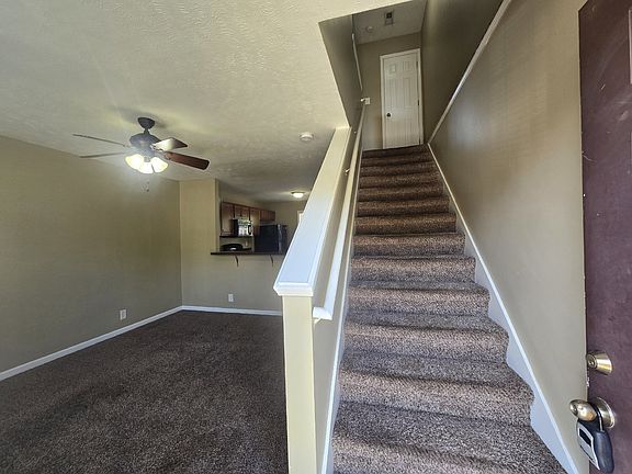 2nd image of 812D Oak Arbor Ct