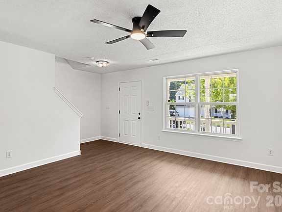 4th image of 2141 Mallard Pointe Dr
