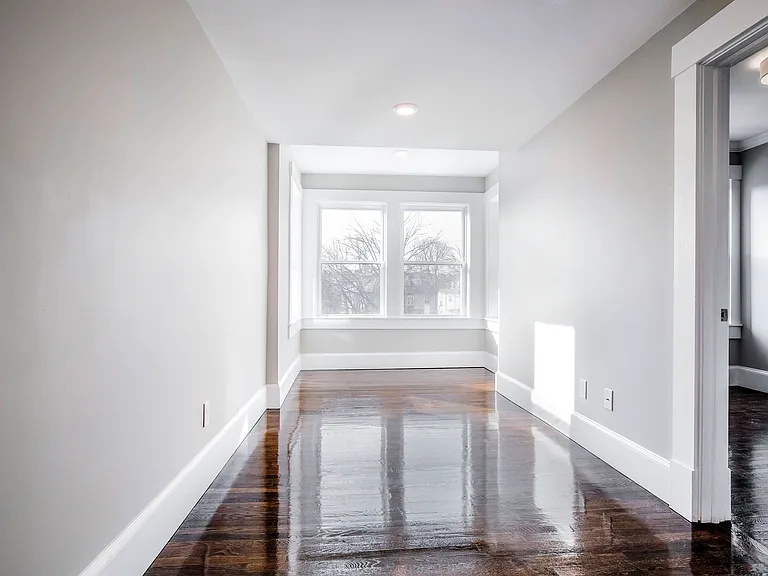 59 Strathmore Rd #4 — Photo 1