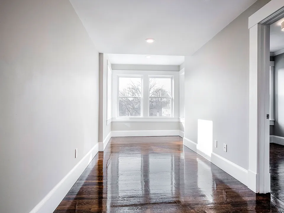 59 Strathmore Rd #4