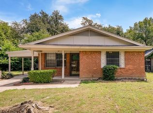 820 Pilot Dr, Dallas, TX 75217