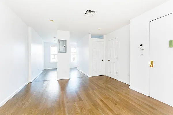 Rented by Uptown Flats LLC | media 2