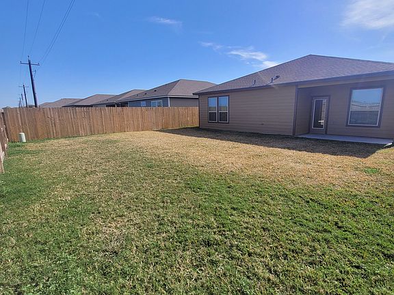 4th image of 2217 Onyx Dr
