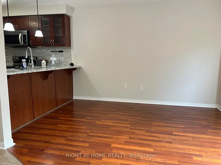 39 Golden Iris Cres — Photo 22