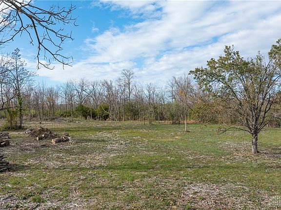 2nd image of 5719 Denlinger Rd