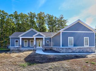 2670 Spring Green Dr, Fruitport, MI 49415