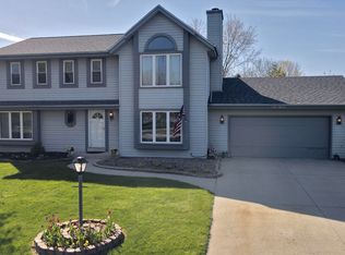 W167N10833 Carrington Ct, Germantown, WI 53022