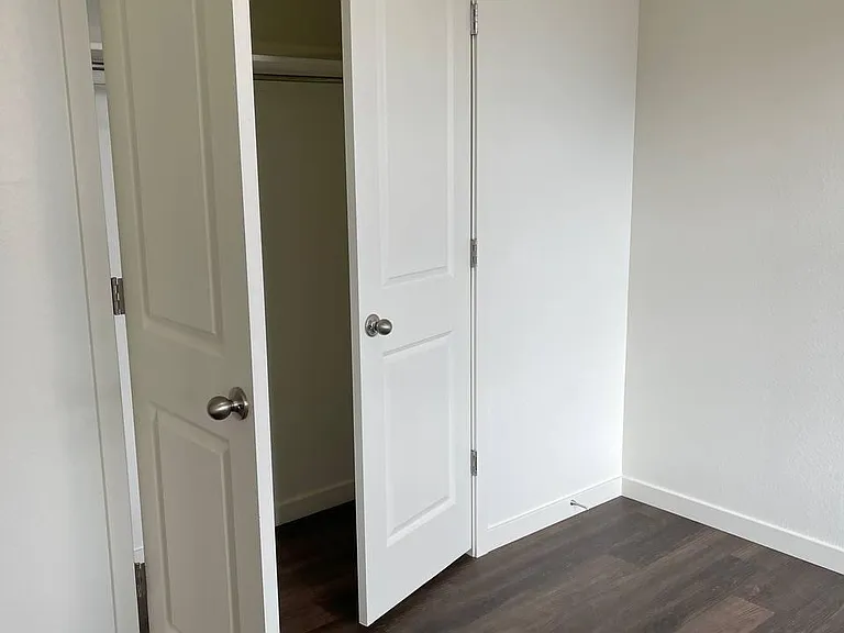 6045 Holstein Dr — Photo 35
