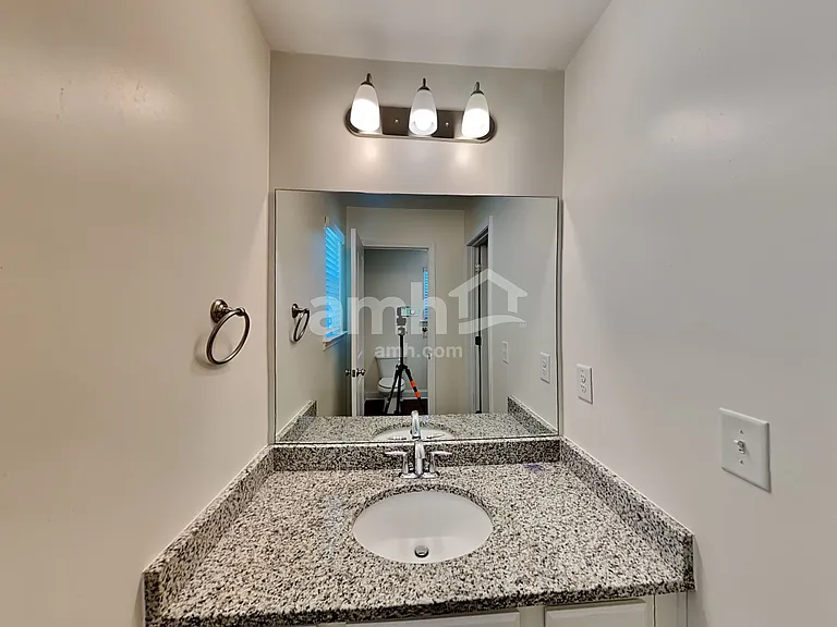 124 Cobblestone Dr — Photo 16