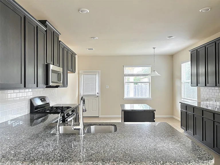 6034 Prince Place Dr — Photo 16