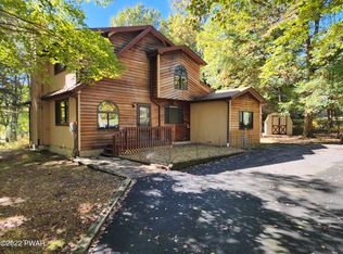 205 Swartsburo Dr, Tamiment, PA 18371