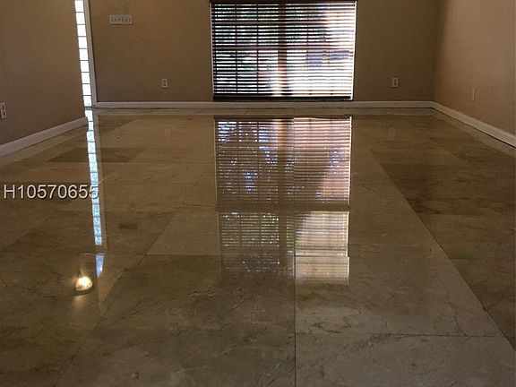 3rd image of 3015 Bogota Ave