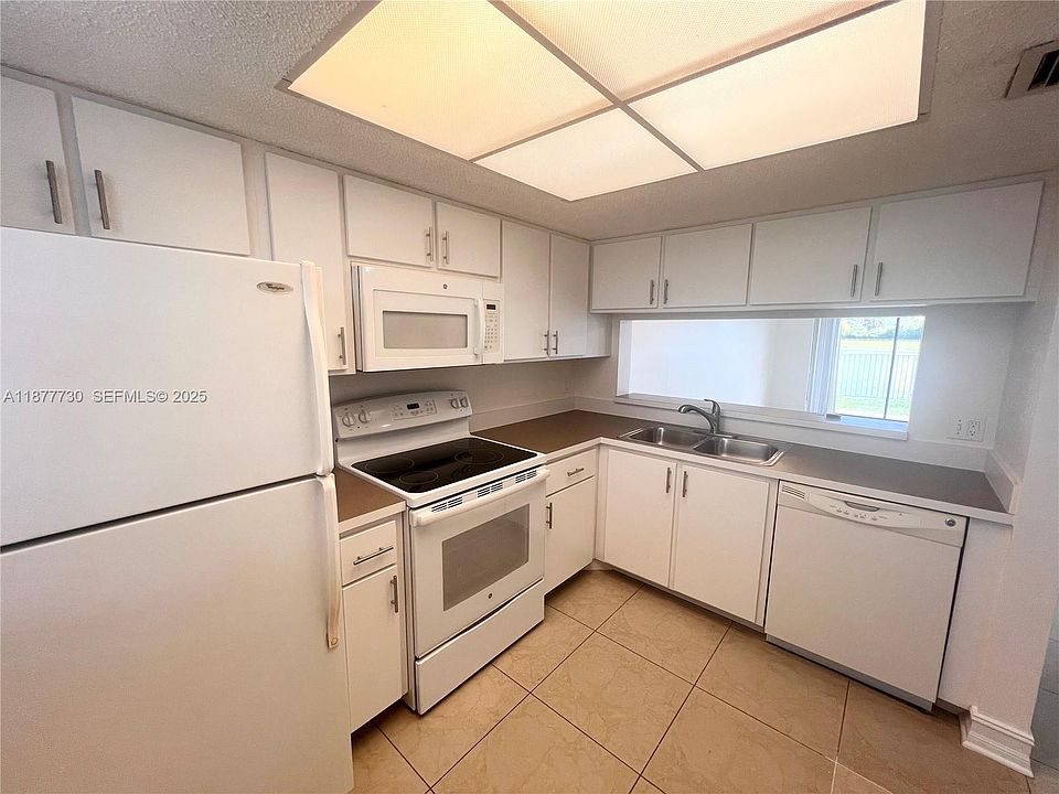 1st image of 5200 NW 31st Ave APT 1