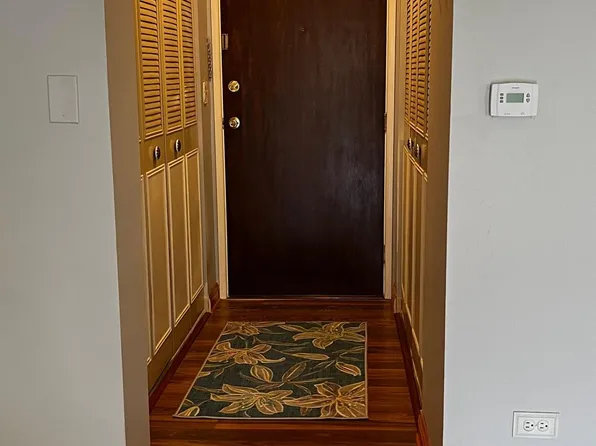 6670 S Brainard Ave APT 208, Countryside, IL 60525