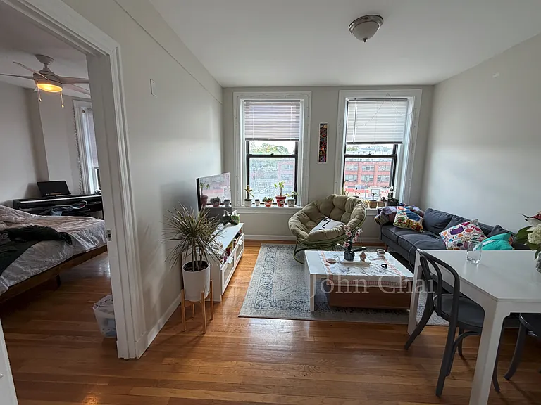 1932 Beacon St #4 — Photo 11