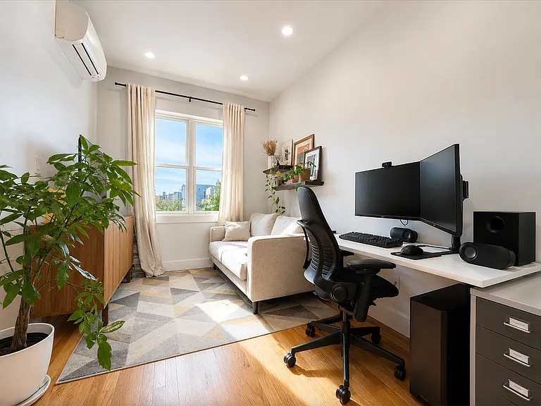 2086 5th Ave #Penthouse C — Photo 4