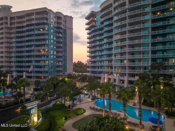 2228 Beach Dr APT 705, Gulfport, MS 39507