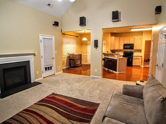 Vaulted ceilings, open floor plan