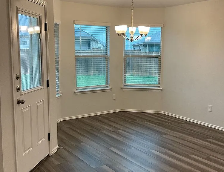 412 Saddleback Trl — Photo 8