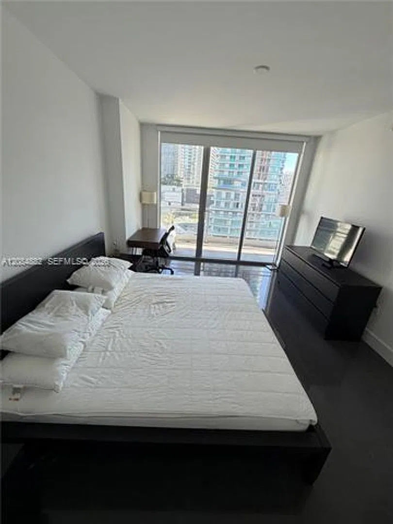 92 SW 3rd St cu-1404, Miami, FL 33130 — Photo 1