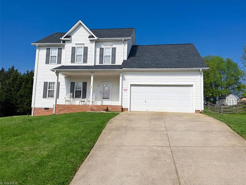 1st image of 108 Willow Bend Dr