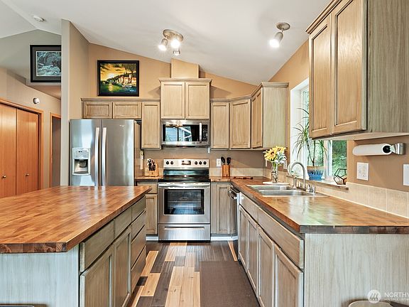 3rd image of 12908 Green Mountain Way