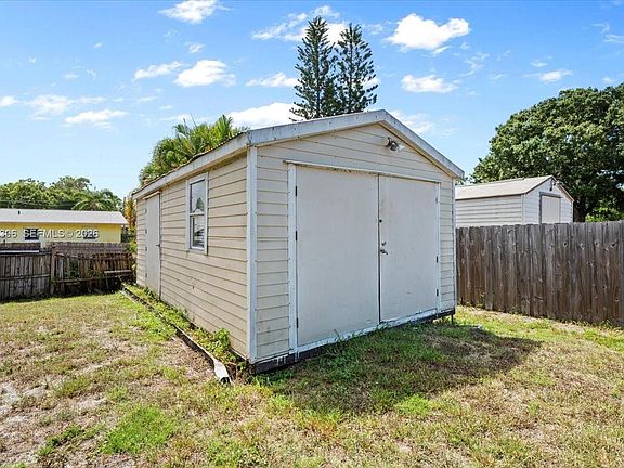 5th image of 6015 Raintree Trl