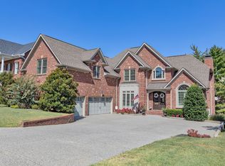138 N Country Club Dr, Hendersonville, TN 37075