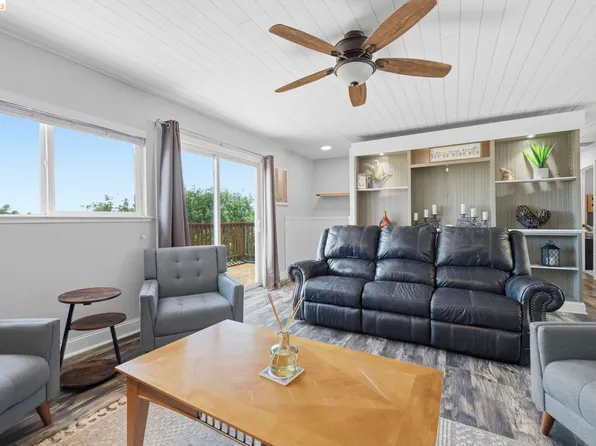677 E Oakside Dr, Sonora, CA 95370