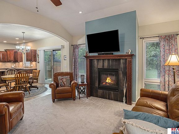 3rd image of 16445 Rosewood St