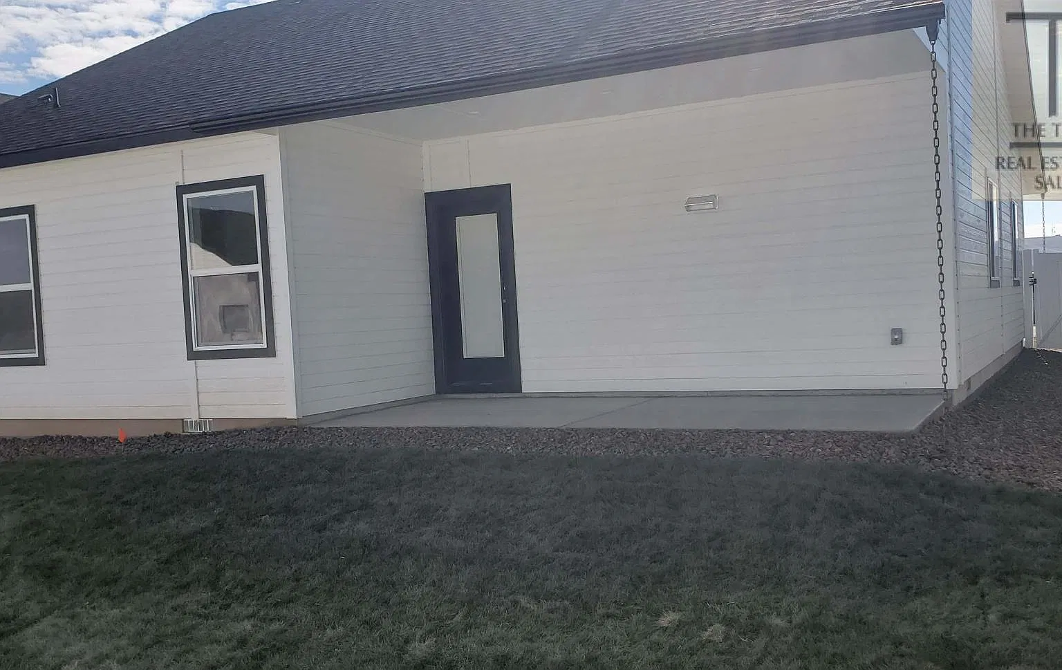 3 bed, 1351 sqft, $2,100 — Photo 4