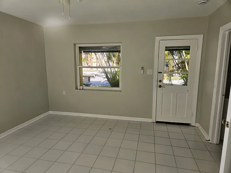 13041 Pelican Ln #5 — Photo 3