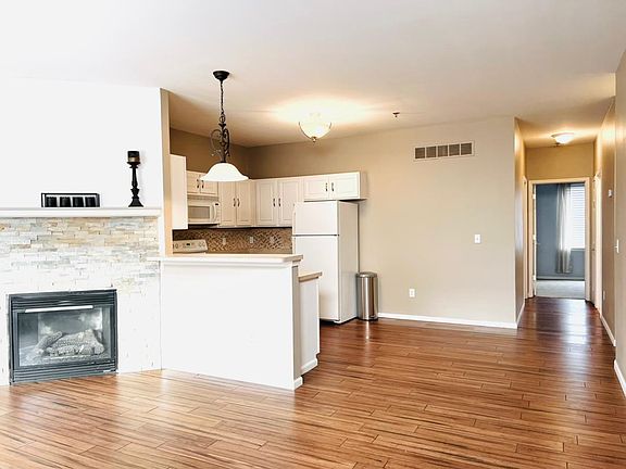5th image of 43070 Strand Dr