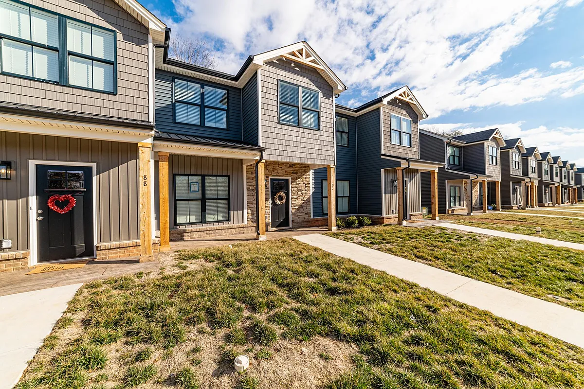 Building Photo - 76 Sunburst Villa Dr