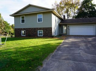 3576 Grenadier Pl N, Oakdale, MN 55128