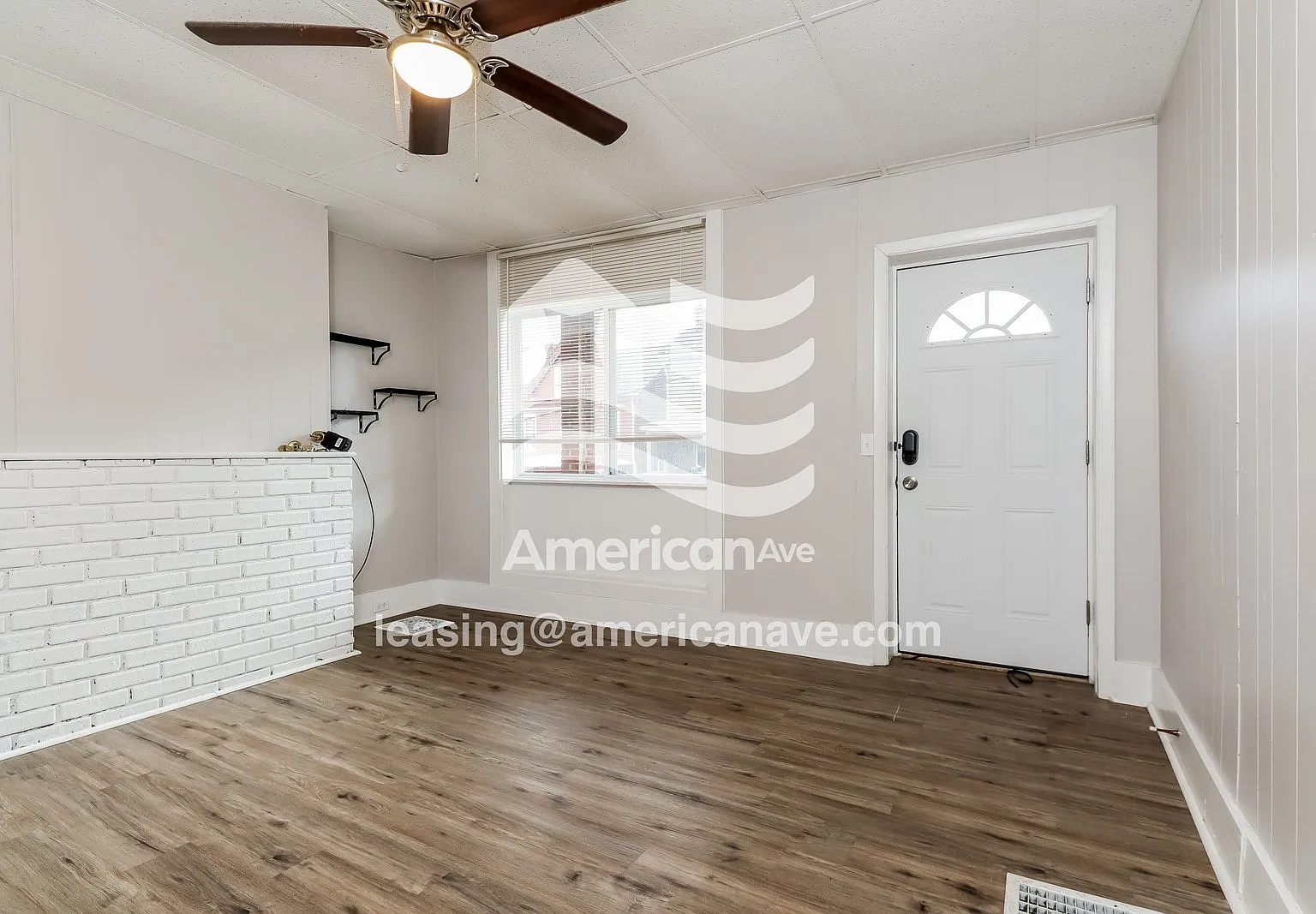3 bed, 1.5 bath, 1437 sqft, $1,272 — Photo 2