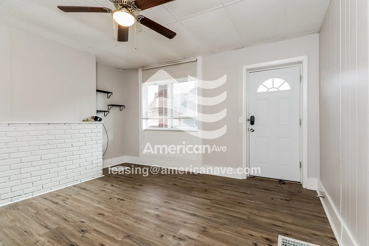 1016920_002_wm_-_living_room_13044631.jpg - 23 Millbridge St