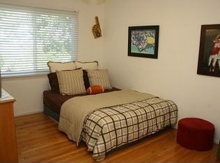 1063 W McKinley Ave, Sunnyvale, CA 94086