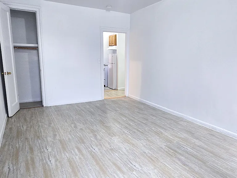 721 Walton Ave #D4 — Photo 4