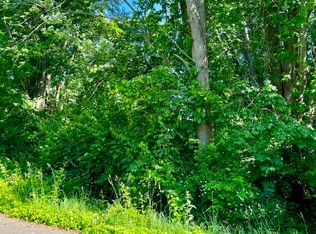 V/l Sylvester, Coloma, MI 49038