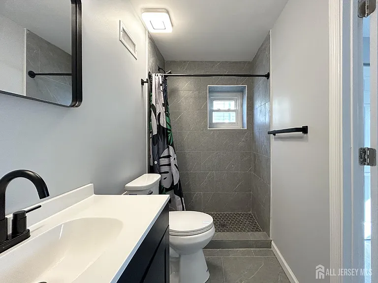 36 Arden St — Photo 16