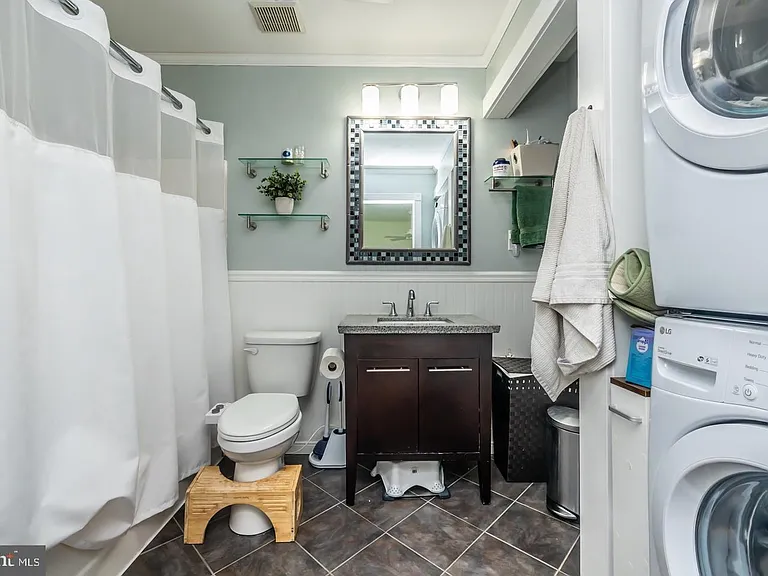 786 Bradford Ter — Photo 22